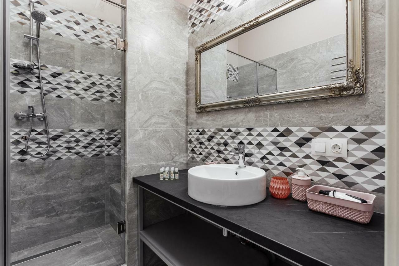 Central Barkar Apartments Одесса Экстерьер фото