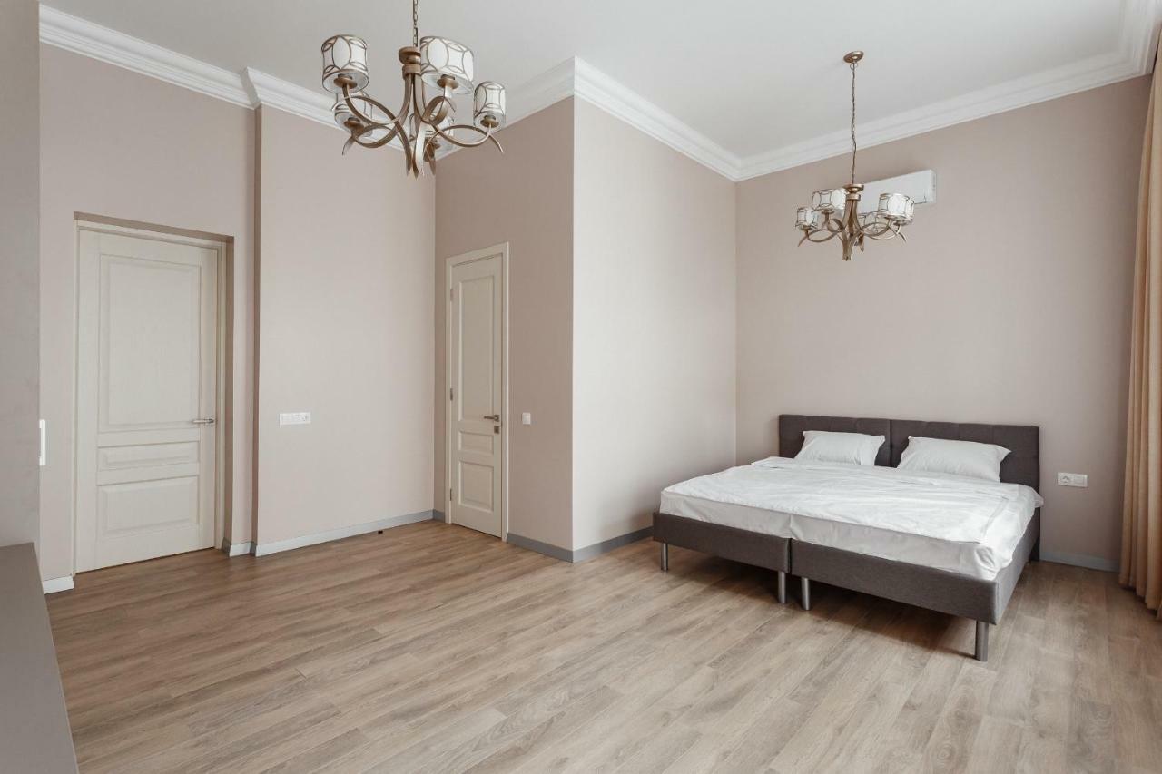 Central Barkar Apartments Одесса Экстерьер фото