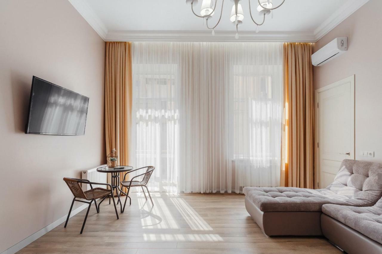 Central Barkar Apartments Одесса Экстерьер фото